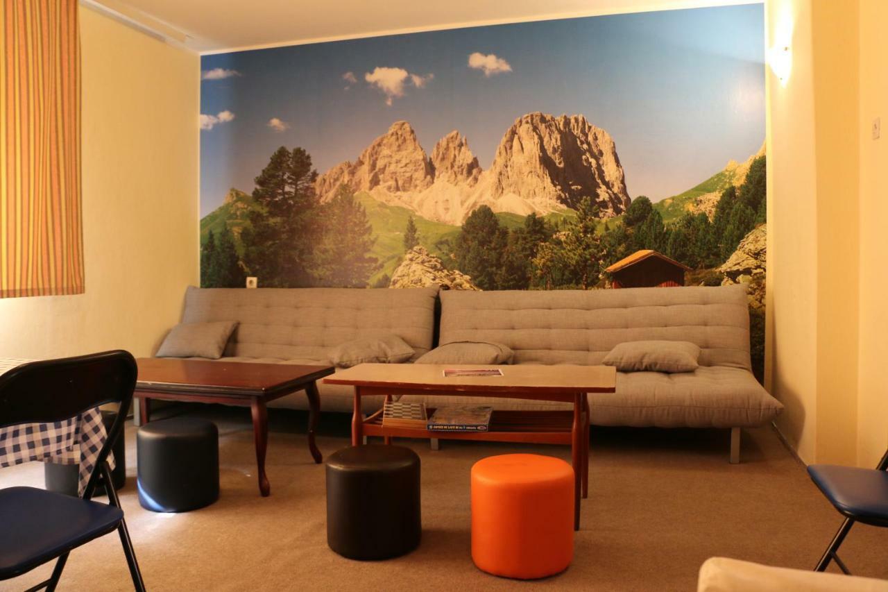 Hostel Trajan Donji Milanovac Exteriör bild
