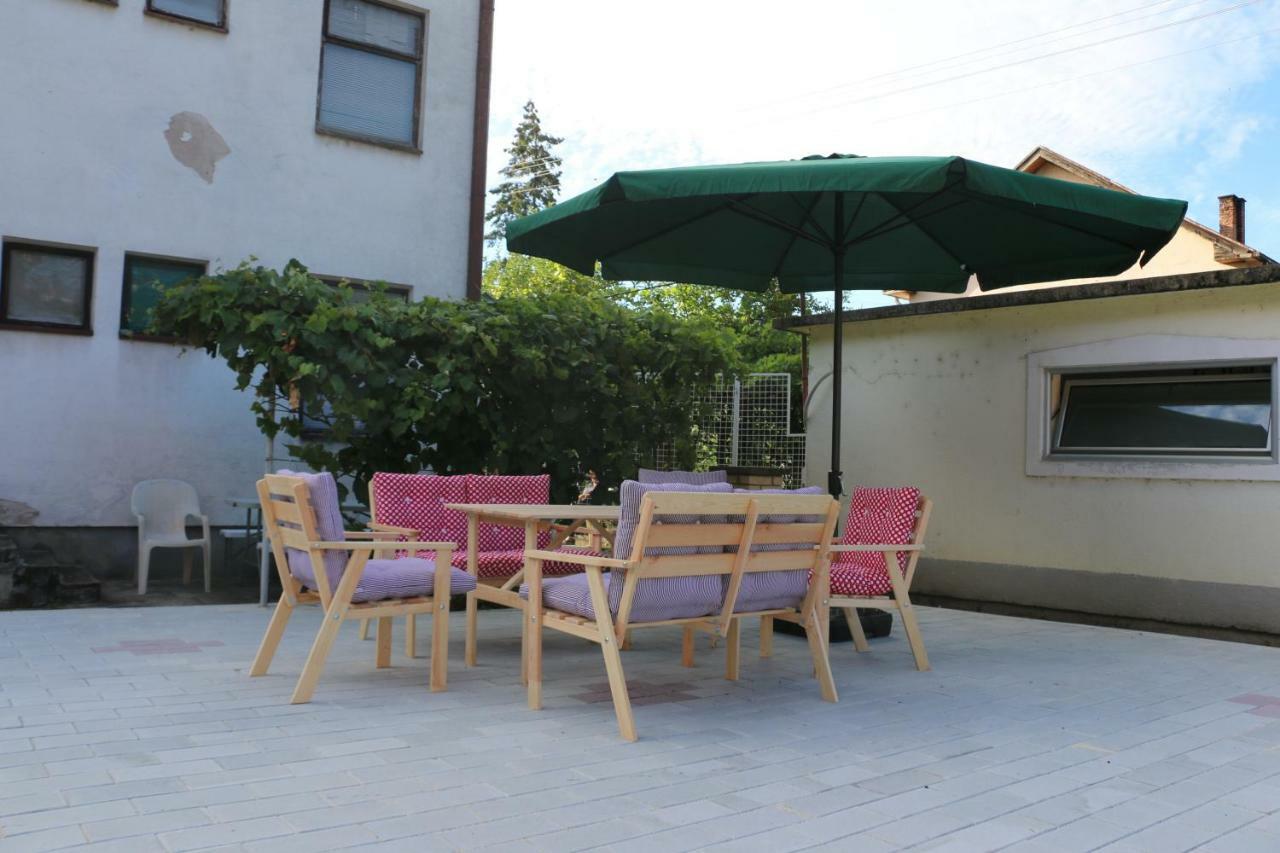 Hostel Trajan Donji Milanovac Exteriör bild