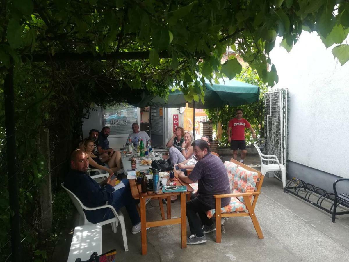 Hostel Trajan Donji Milanovac Exteriör bild